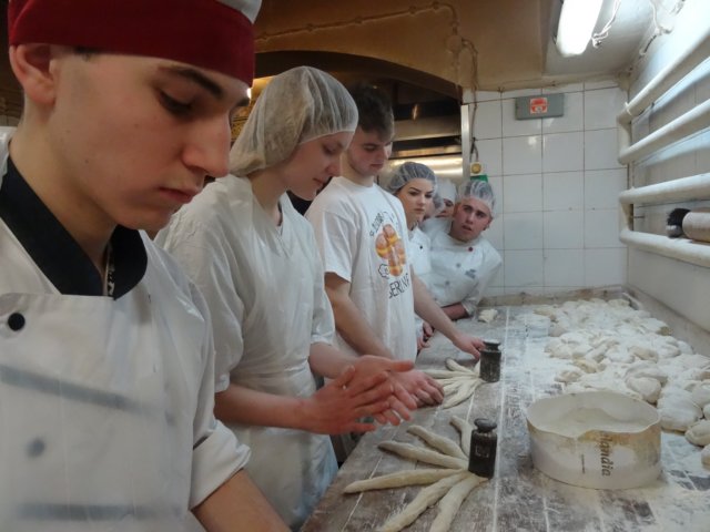 photo8.jpg